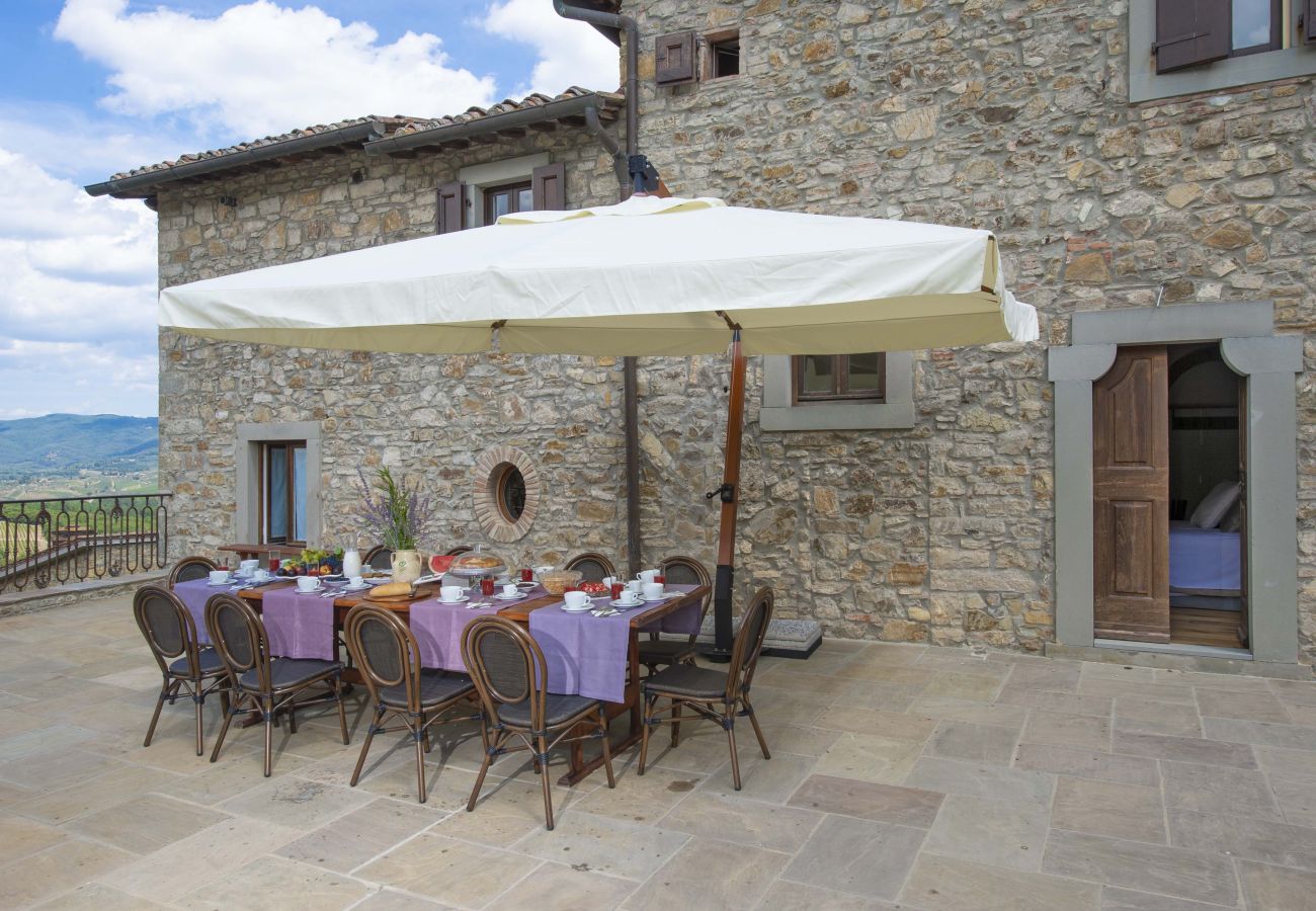 Villa a Panzano - AMORE RENTALS - Villa Bellaflore con 3 Piscine Private, Giardino, Terrazzi e Parcheggio