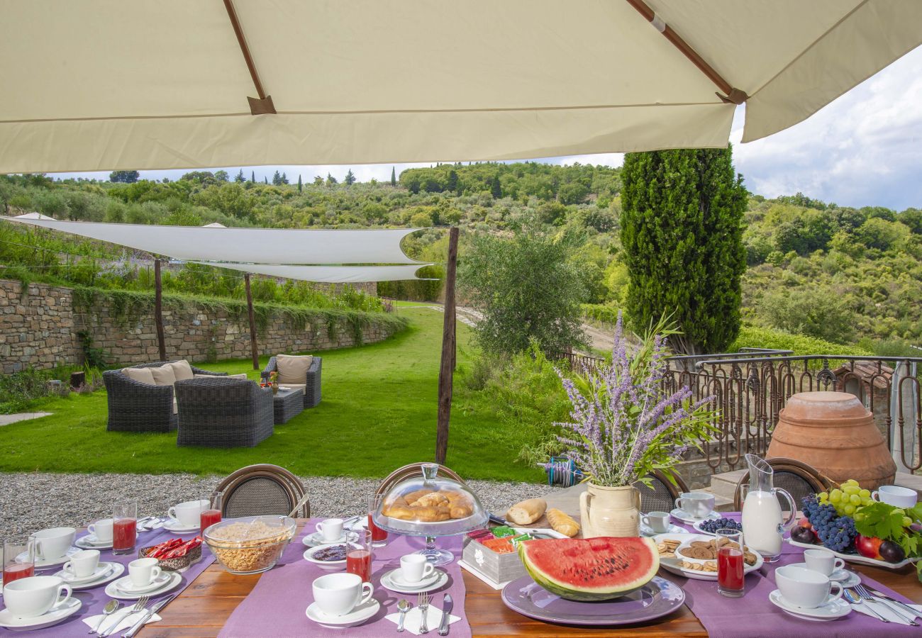 Villa a Panzano - AMORE RENTALS - Villa Bellaflore con 3 Piscine Private, Giardino, Terrazzi e Parcheggio
