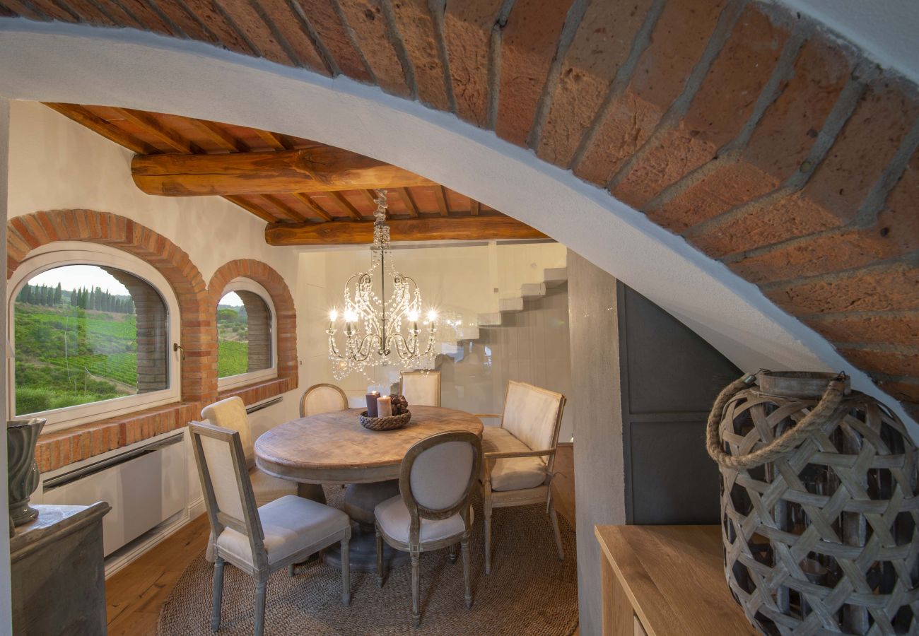 Villa a Panzano - AMORE RENTALS - Villa Bellaflore con 3 Piscine Private, Giardino, Terrazzi e Parcheggio