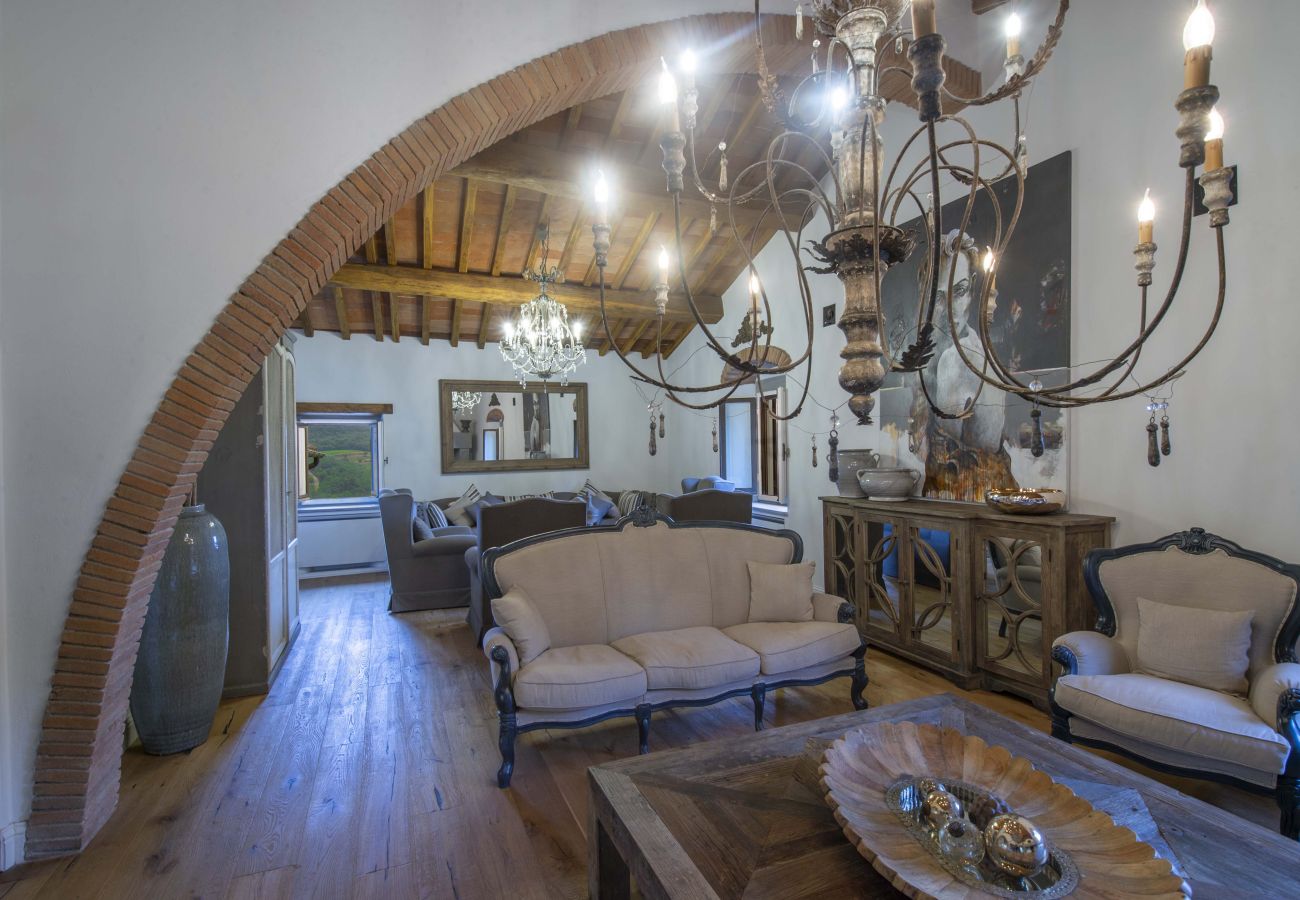 Villa a Panzano - AMORE RENTALS - Villa Bellaflore con 3 Piscine Private, Giardino, Terrazzi e Parcheggio