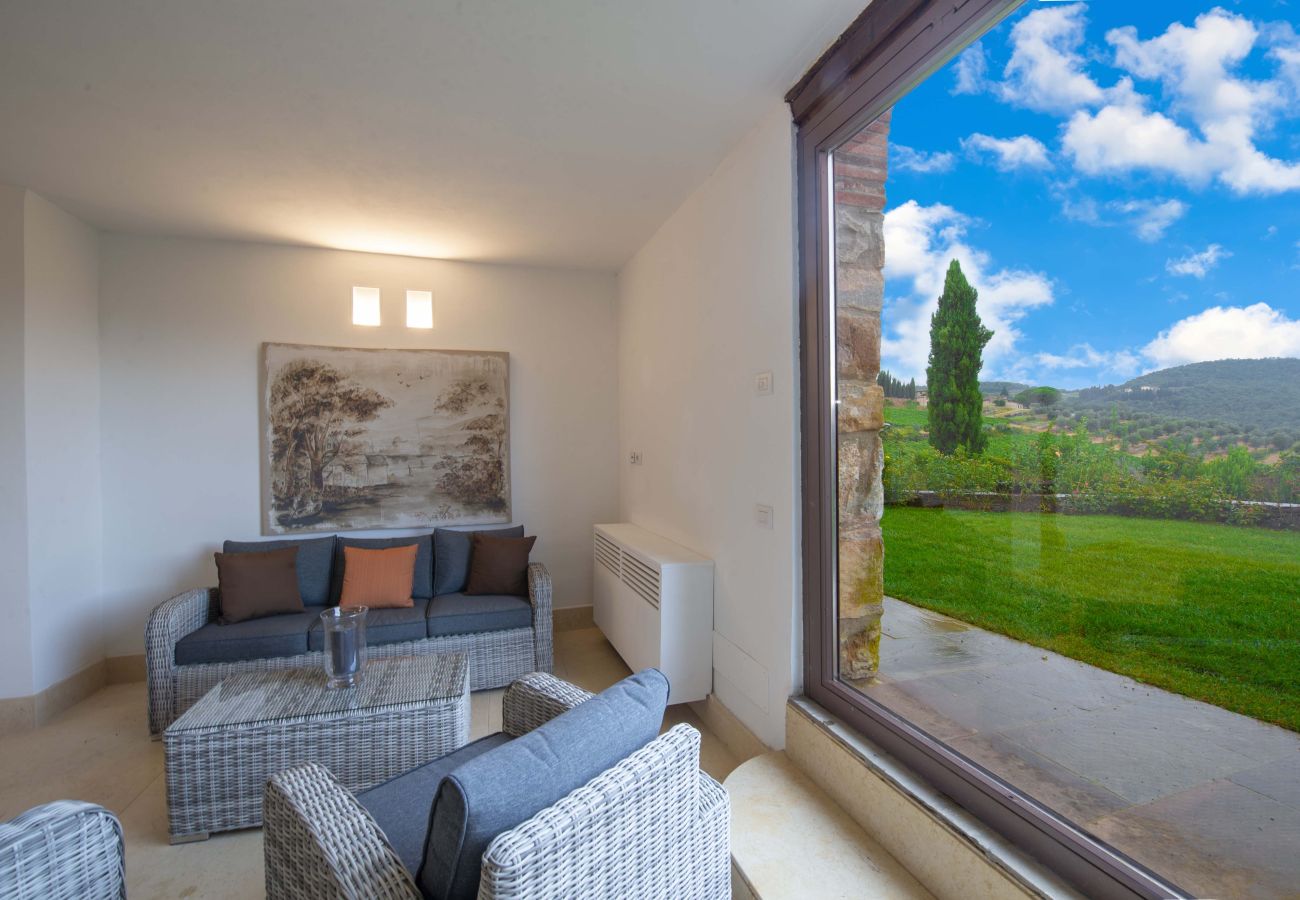 Villa a Panzano - AMORE RENTALS - Villa Bellaflore con 3 Piscine Private, Giardino, Terrazzi e Parcheggio