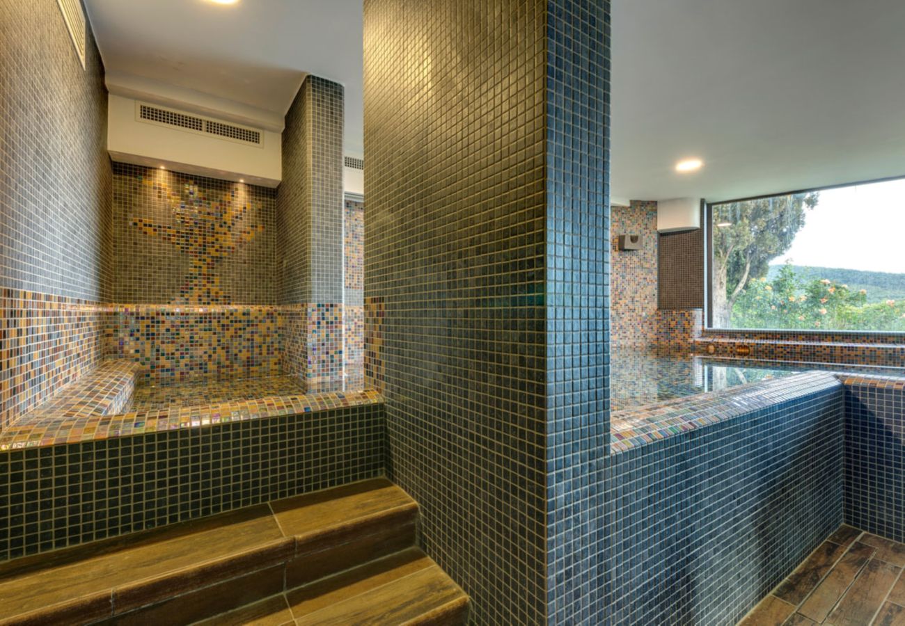 Residence a Panzano - Ville Il Paradiso con Piscine Private, Giardino, Terrazzi, Ideali per Matrimoni