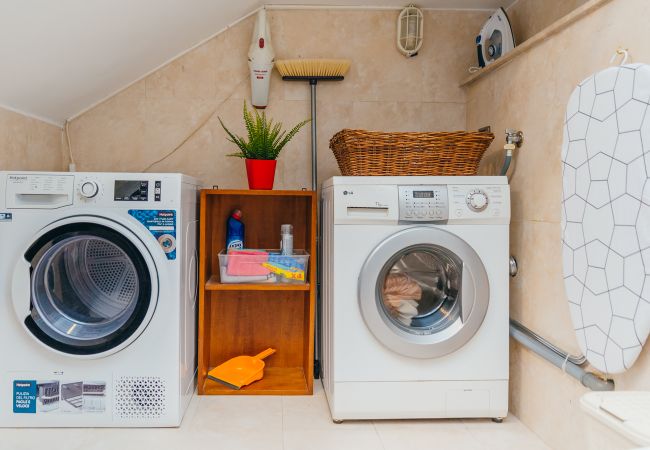 Villa a Sant´Agnello - AMORE RENTALS - Villa Tina con Piscina privata, Vista Mare, Terrazzi, Giardino e Parcheggio Villa a Sant´Agnello - AMORE RENTALS - Villa Tina con Piscina privata, Vista Mare, Terrazzi, Giardino e Parcheggio