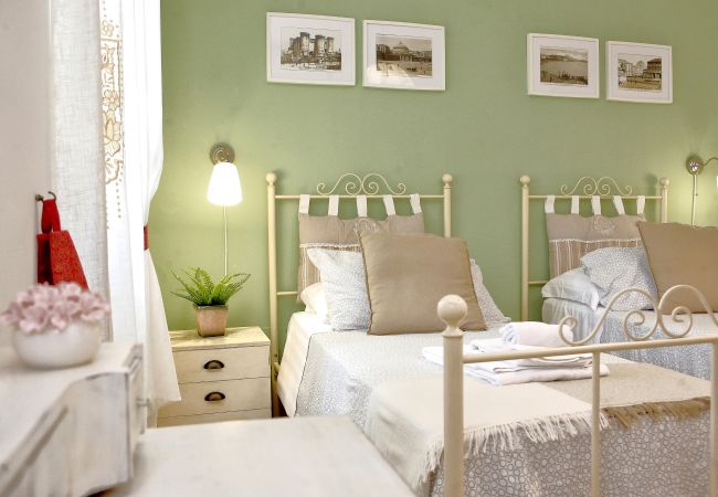 Villa a Sant´Agnello - AMORE RENTALS - Villa Tina con Piscina privata, Vista Mare, Terrazzi, Giardino e Parcheggio Villa a Sant´Agnello - AMORE RENTALS - Villa Tina con Piscina privata, Vista Mare, Terrazzi, Giardino e Parcheggio