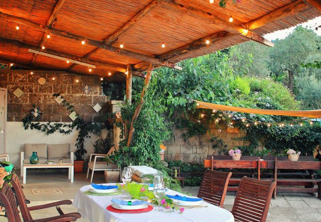 Villa a Sant´Agnello - AMORE RENTALS - Villa Tina con Piscina privata, Vista Mare, Terrazzi, Giardino e Parcheggio Villa a Sant´Agnello - AMORE RENTALS - Villa Tina con Piscina privata, Vista Mare, Terrazzi, Giardino e Parcheggio