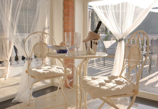 Villa a Sant´Agnello - AMORE RENTALS - Villa Tina con Piscina privata, Vista Mare, Terrazzi, Giardino e Parcheggio Villa a Sant´Agnello - AMORE RENTALS - Villa Tina con Piscina privata, Vista Mare, Terrazzi, Giardino e Parcheggio