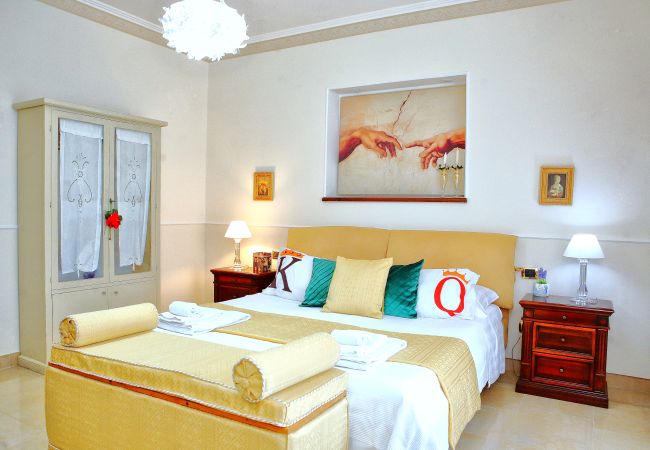 Villa a Sant´Agnello - AMORE RENTALS - Villa Tina con Piscina privata, Vista Mare, Terrazzi, Giardino e Parcheggio Villa a Sant´Agnello - AMORE RENTALS - Villa Tina con Piscina privata, Vista Mare, Terrazzi, Giardino e Parcheggio