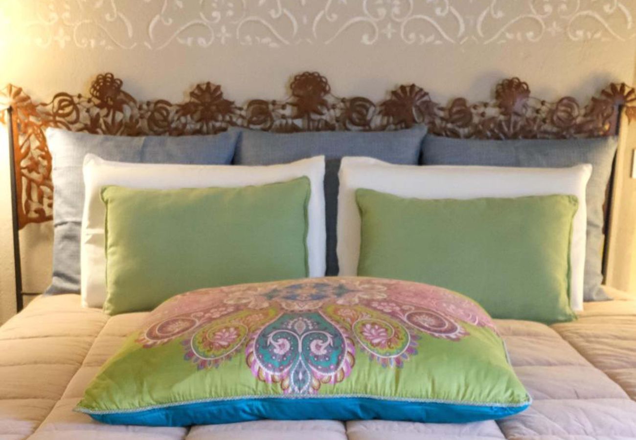 Villa a San Casciano dei Bagni - AMORE RENTALS - Casale della Toscana con Piscina Privata, Giardino, Parcheggio e Terrazzo