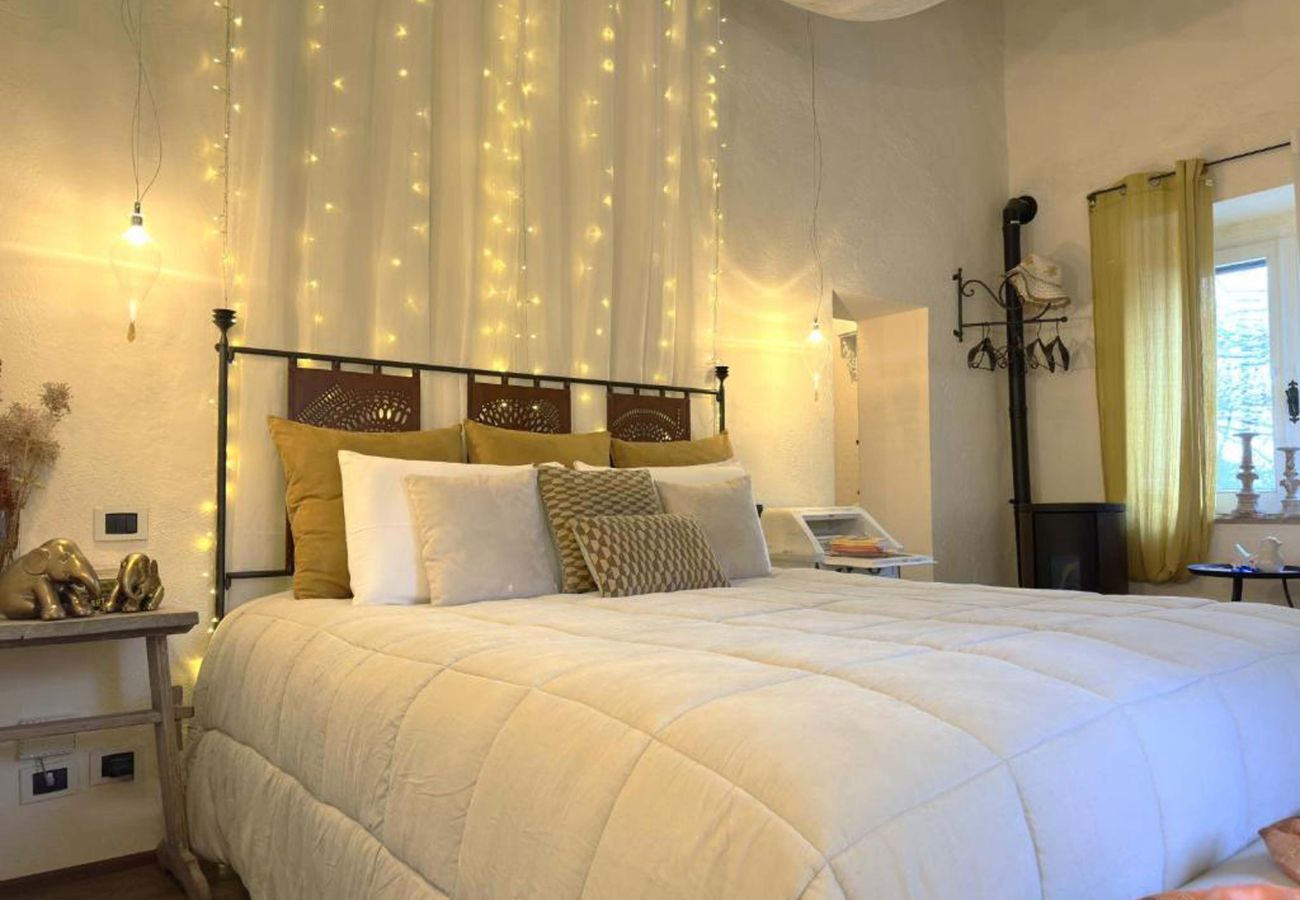 Villa a San Casciano dei Bagni - AMORE RENTALS - Casale della Toscana con Piscina Privata, Giardino, Parcheggio e Terrazzo