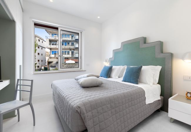 Appartamento a Sorrento - AMORE RENTALS - Casa Apreda con Aria Condizionata, Internet Wi-Fi e Riscaldamento