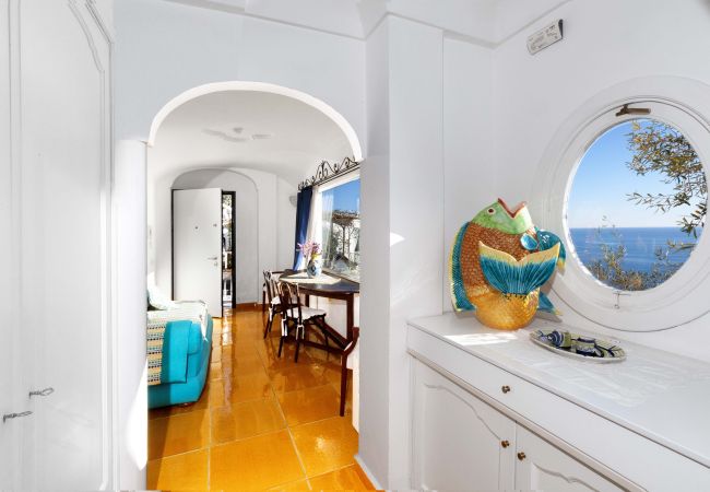 Villa a Positano - AMORE RENTALS - Villa Le Sirene con Jacuzzi Esterna e Vista Mare Villa a Positano - AMORE RENTALS - Villa Le Sirene con Jacuzzi Esterna e Vista Mare