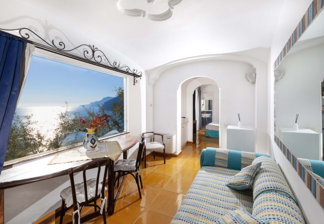 Villa a Positano - AMORE RENTALS - Villa Le Sirene con Jacuzzi Esterna e Vista Mare Villa a Positano - AMORE RENTALS - Villa Le Sirene con Jacuzzi Esterna e Vista Mare