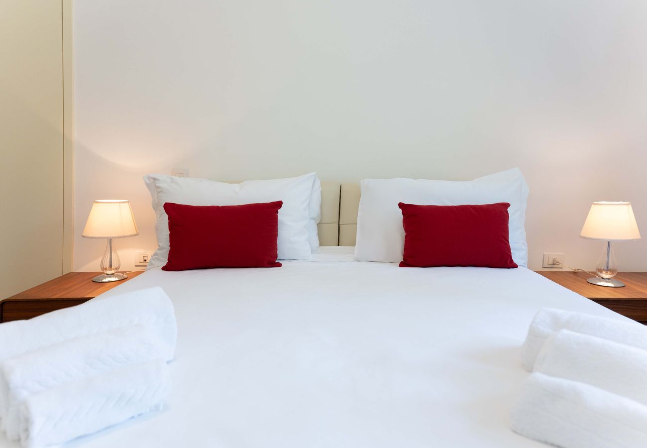 Villa a Sorrento - AMORE RENTALS - Villa Ado con Piscina Privata, Giardino, Vista Mare e Parcheggio