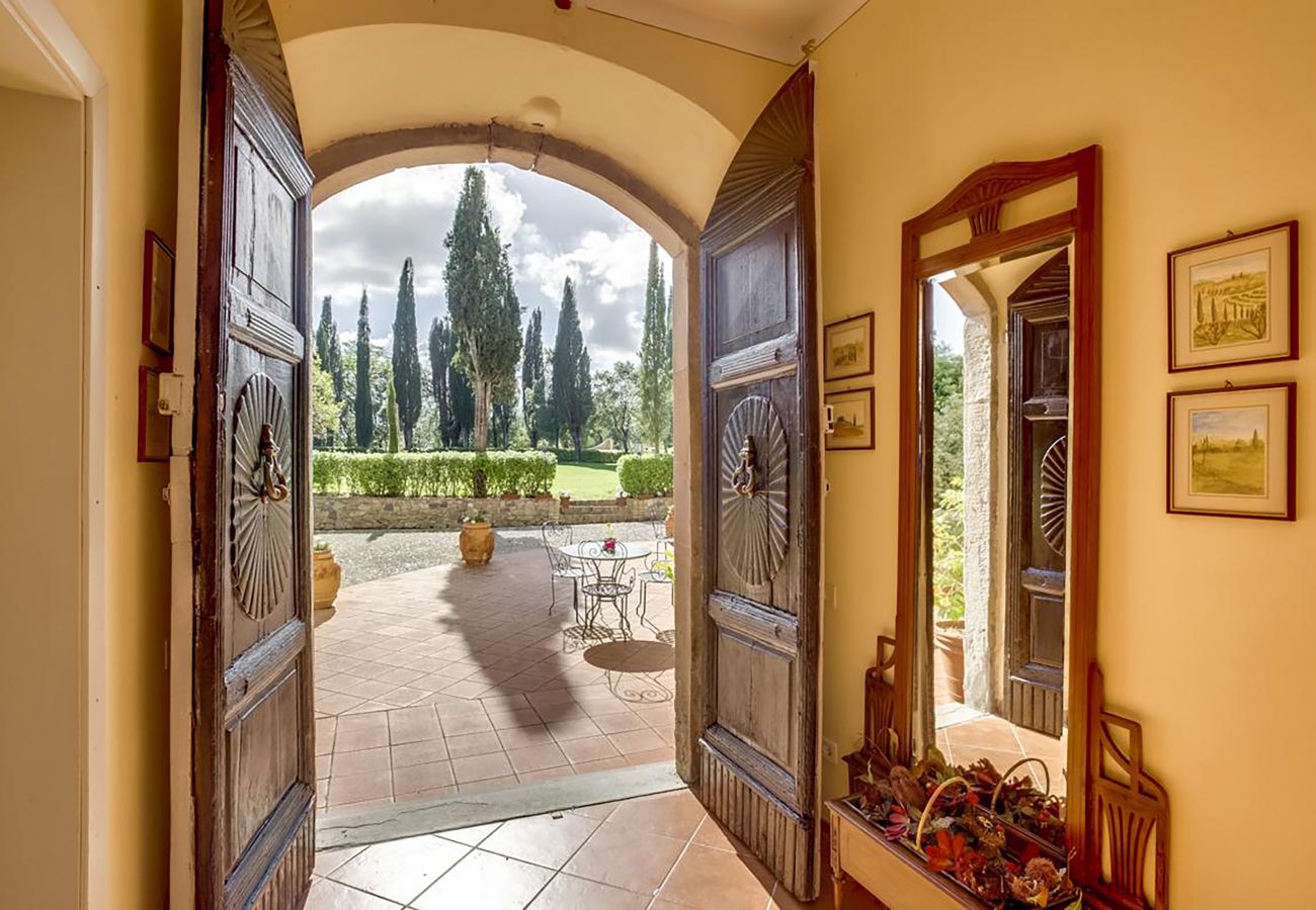 Villa a Radicofani - AMORE RENTALS - Villa Il Giardino con Piscina Privata e Giardino, Ideale per Matrimoni