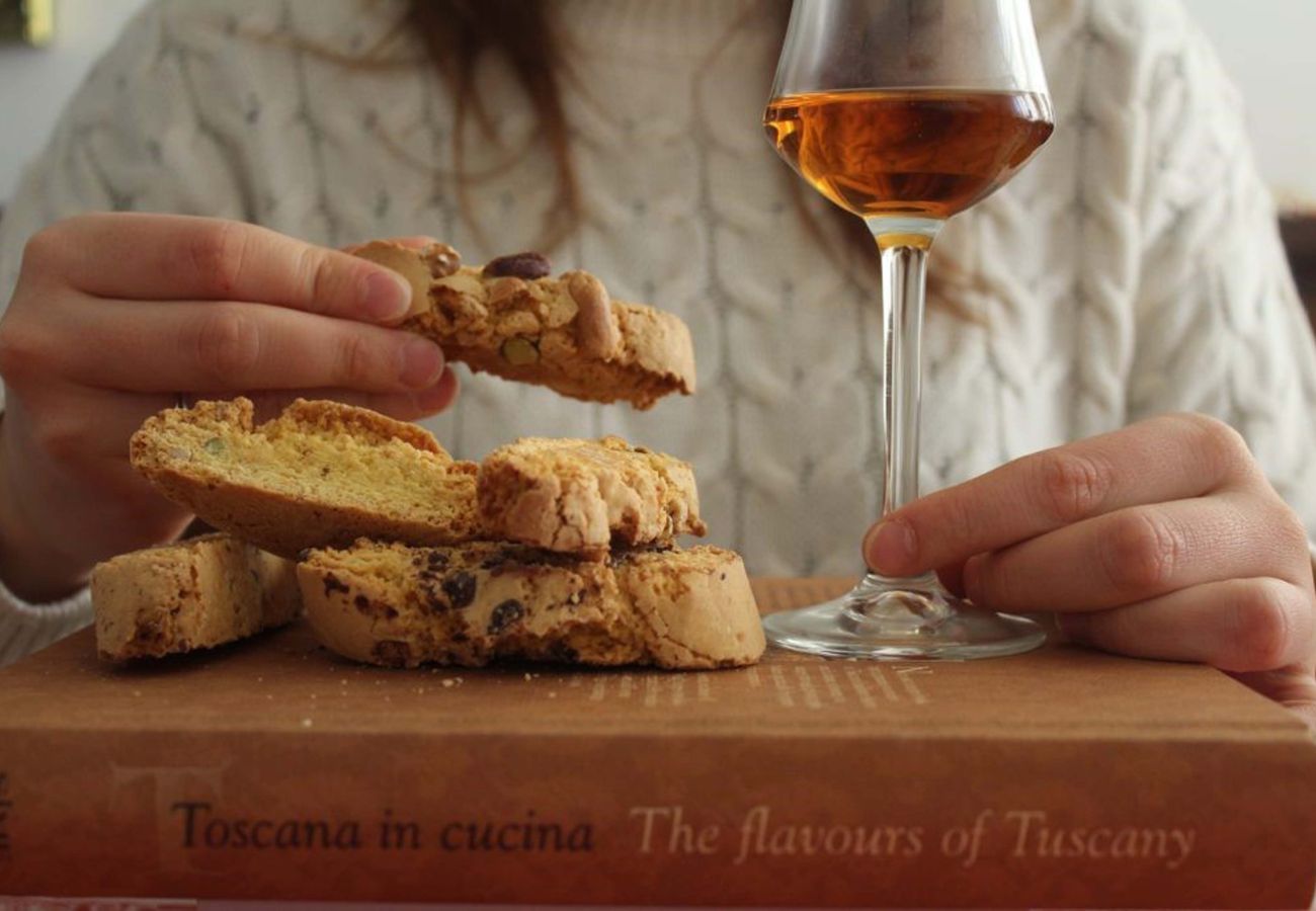 Villa a Radicofani - AMORE RENTALS - Villa Il Giardino con Piscina Privata e Giardino, Ideale per Matrimoni