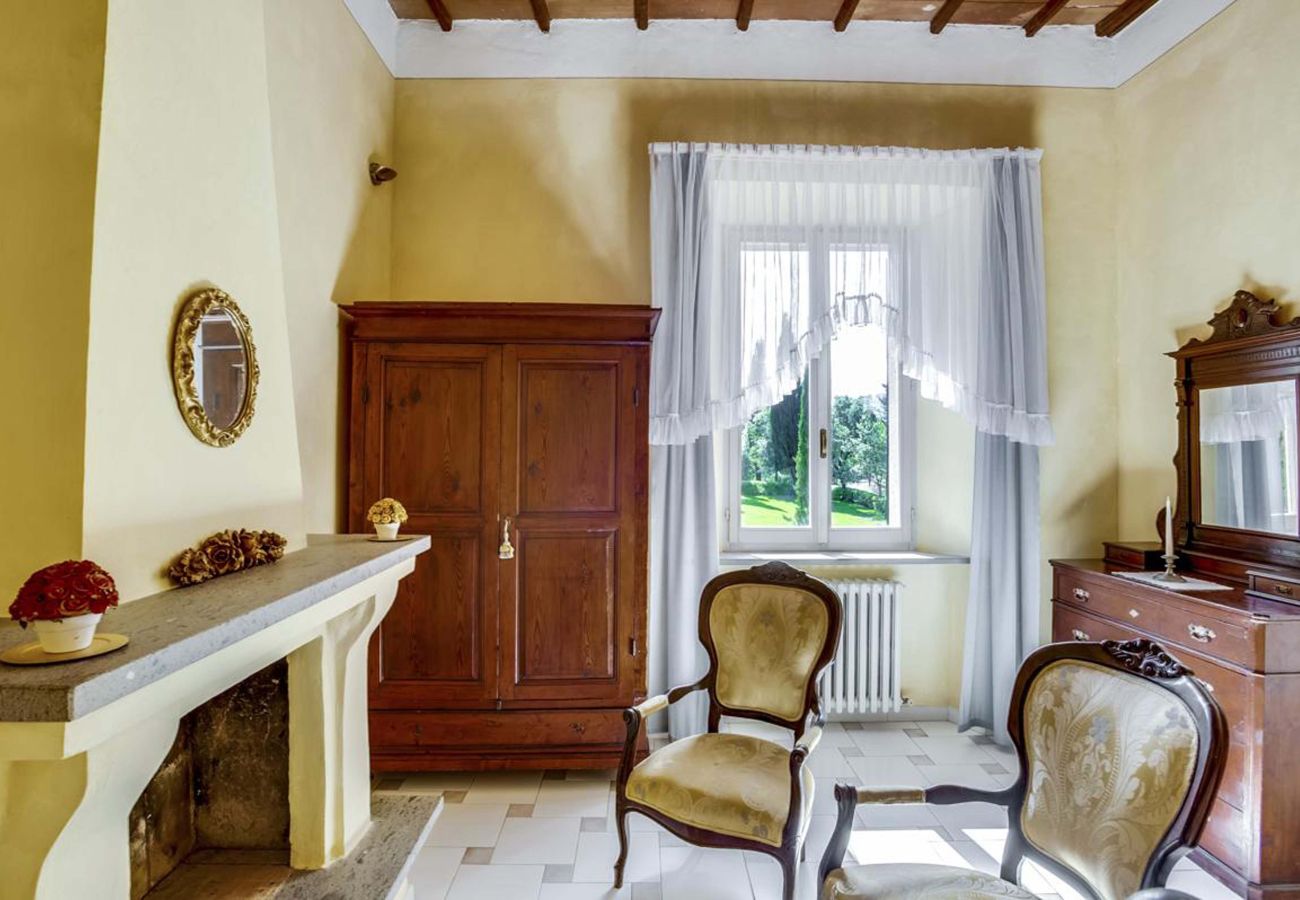Villa a Radicofani - AMORE RENTALS - Villa Il Giardino con Piscina Privata e Giardino, Ideale per Matrimoni