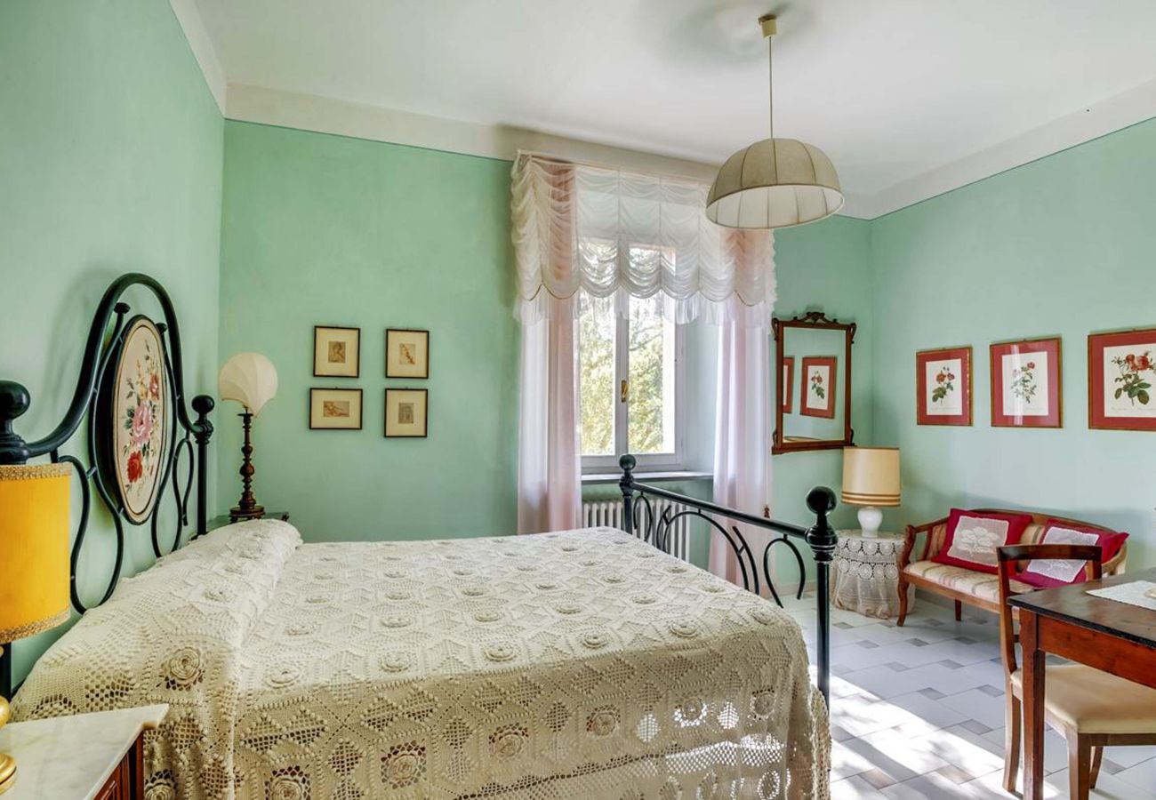 Villa a Radicofani - AMORE RENTALS - Villa Il Giardino con Piscina Privata e Giardino, Ideale per Matrimoni