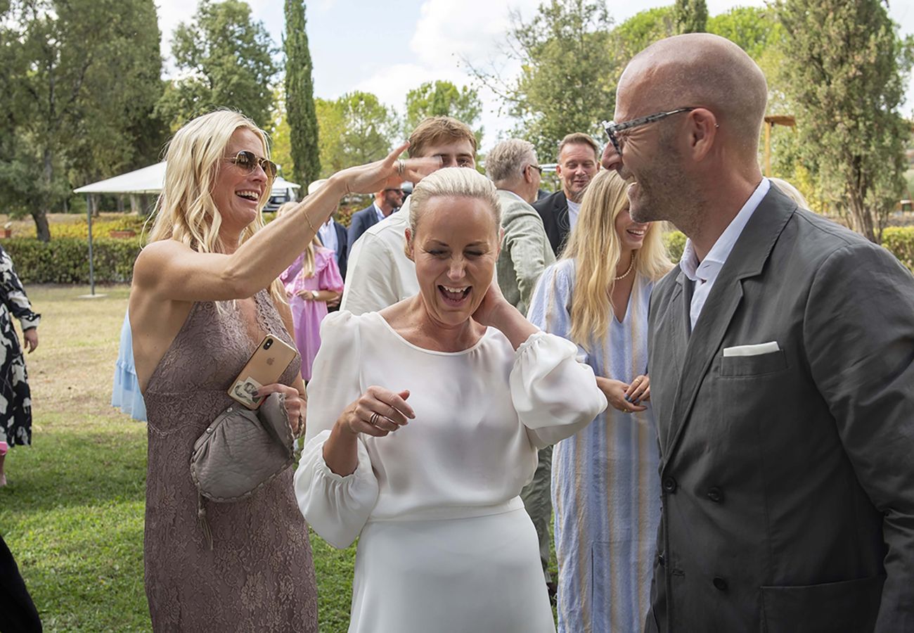 Villa a Radicofani - AMORE RENTALS - Villa Il Giardino con Piscina Privata e Giardino, Ideale per Matrimoni