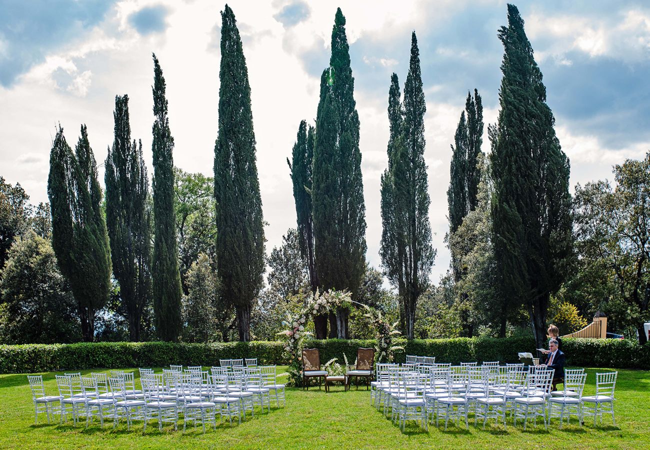 Villa a Radicofani - AMORE RENTALS - Villa Il Giardino con Piscina Privata e Giardino, Ideale per Matrimoni