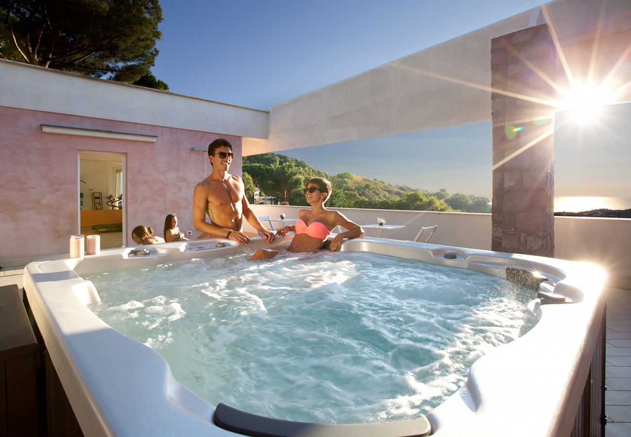 Villa a Sorrento - AMORE RENTALS - Villa Daniela con Piscina, Zona Wellness, Giardino e Vista Mare
