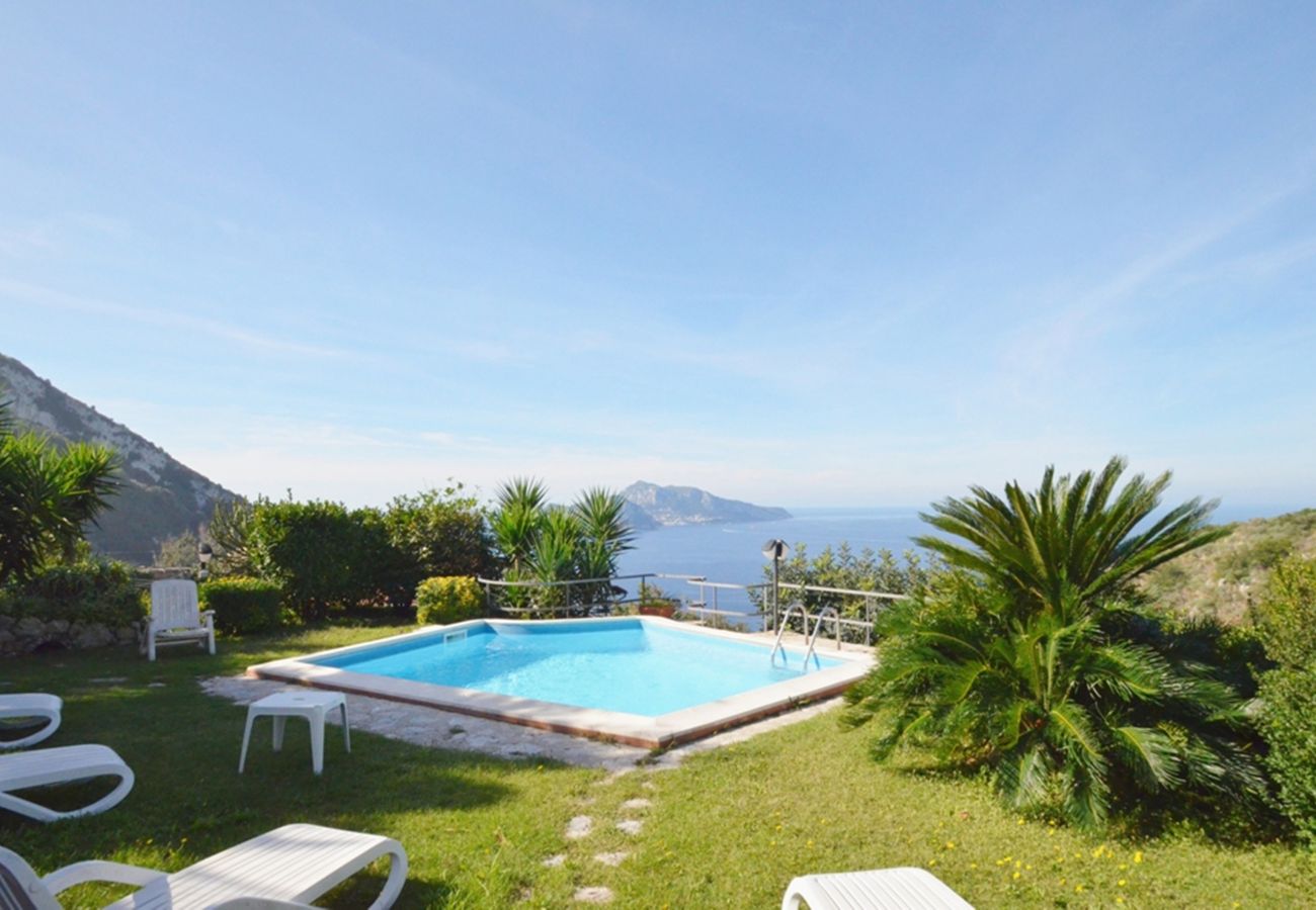 Villa a Massa Lubrense - AMORE RENTALS - Villa Posidonia con Vista Mare, Piscina e Giardino