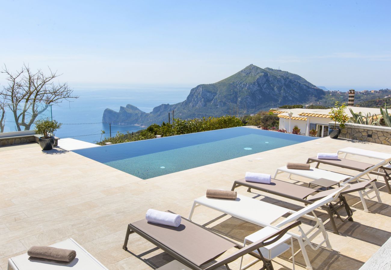 Villa a Sant´Agata sui Due Golfi - AMORE RENTALS - Villa Ligea con Piscina Privata, Vista Mare e Parcheggio