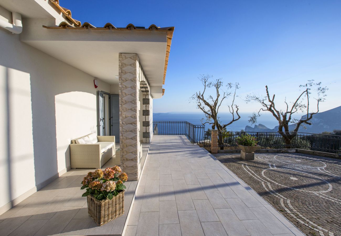 Villa a Sant´Agata sui Due Golfi - AMORE RENTALS - Villa Ligea con Piscina Privata, Vista Mare e Parcheggio