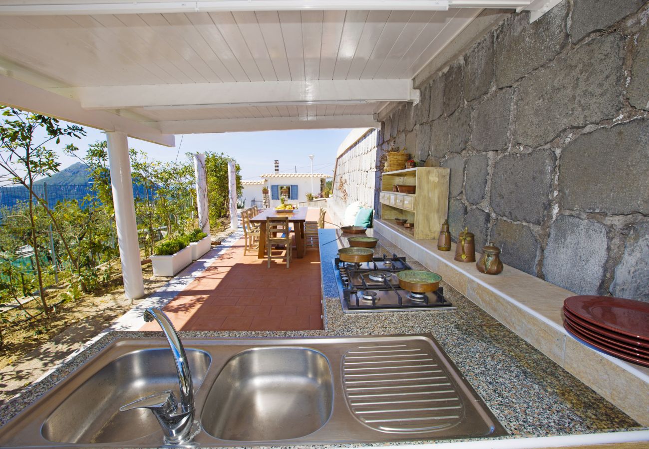 Villa a Sant´Agata sui Due Golfi - AMORE RENTALS - Villa Ligea con Piscina Privata, Vista Mare e Parcheggio