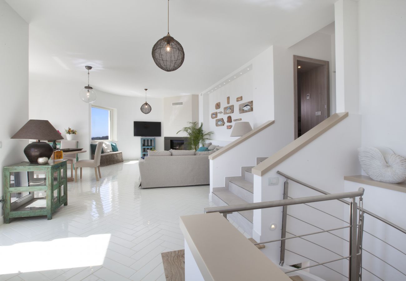 Villa a Sant´Agata sui Due Golfi - AMORE RENTALS - Villa Ligea con Piscina Privata, Vista Mare e Parcheggio