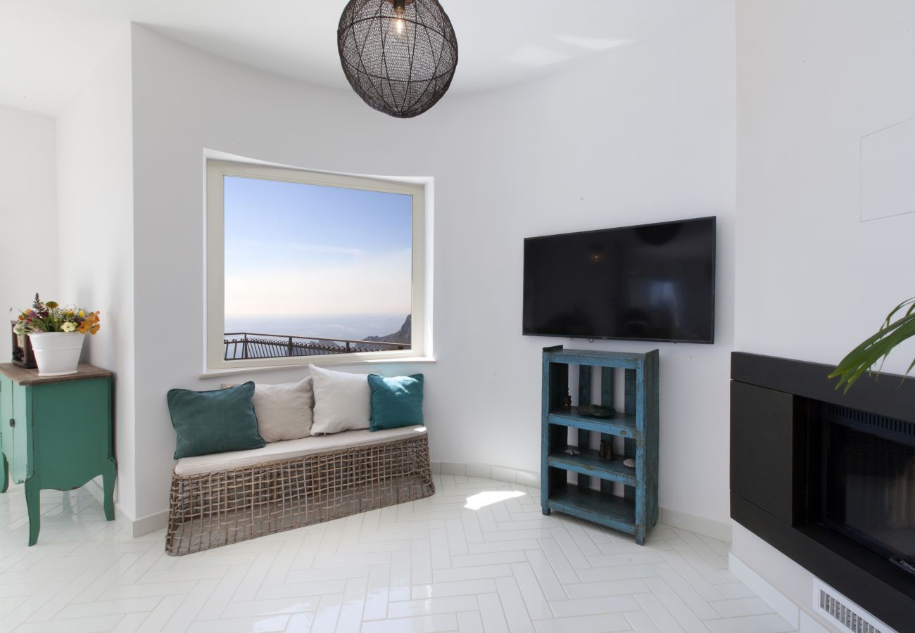 Villa a Sant´Agata sui Due Golfi - AMORE RENTALS - Villa Ligea con Piscina Privata, Vista Mare e Parcheggio