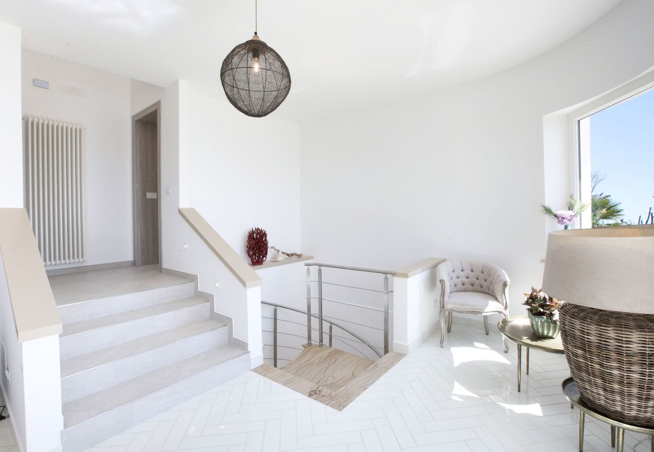 Villa a Sant´Agata sui Due Golfi - AMORE RENTALS - Villa Ligea con Piscina Privata, Vista Mare e Parcheggio