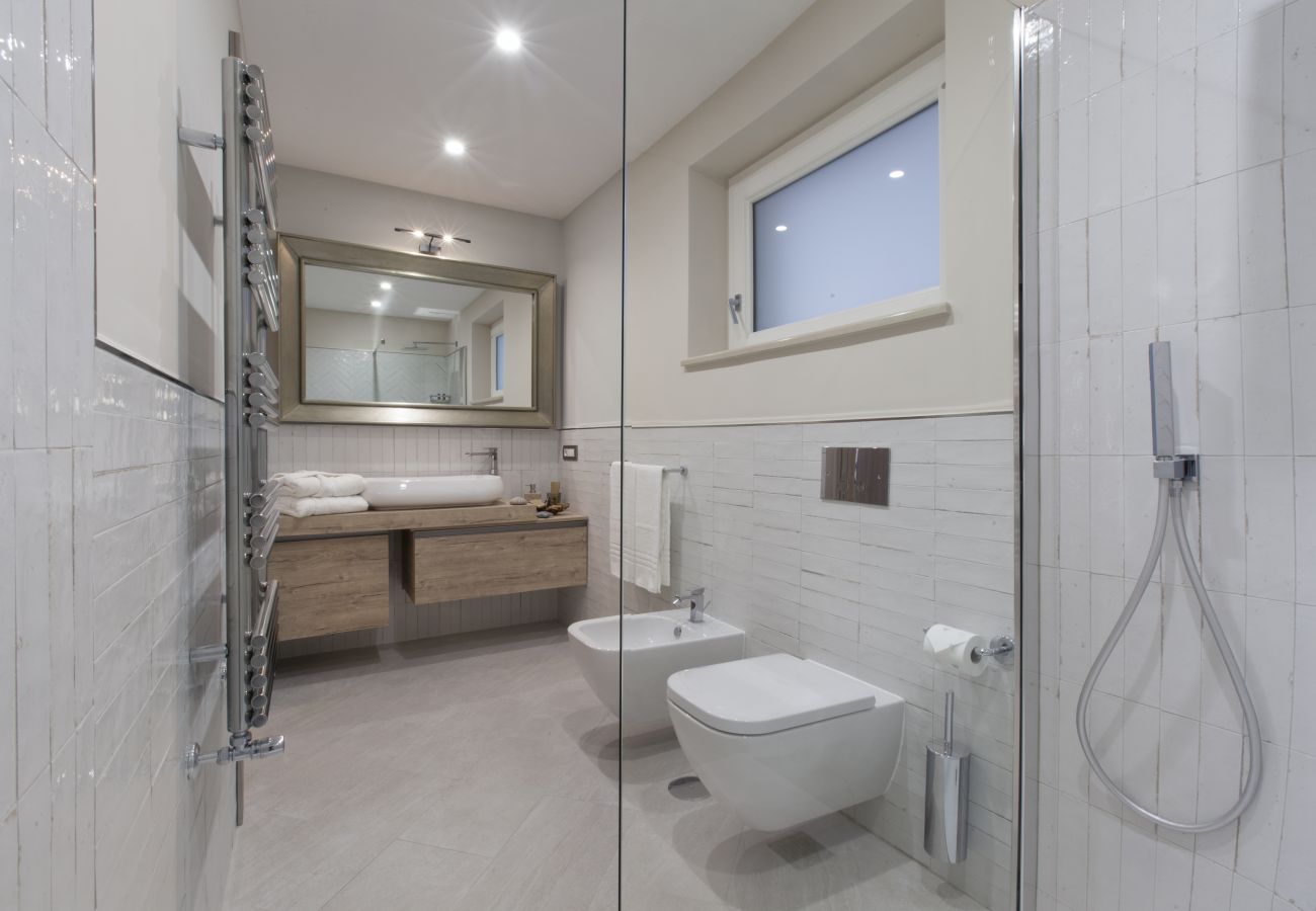Villa a Sant´Agata sui Due Golfi - AMORE RENTALS - Villa Ligea con Piscina Privata, Vista Mare e Parcheggio