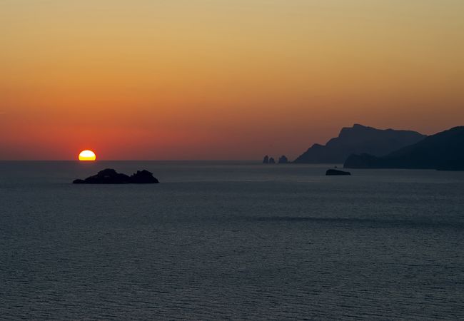 Villa a Praiano - AMORE RENTALS - Villa Celeste con Piscina Riscaldata e Vista Mare Villa a Praiano - AMORE RENTALS - Villa Celeste con Piscina Riscaldata e Vista Mare