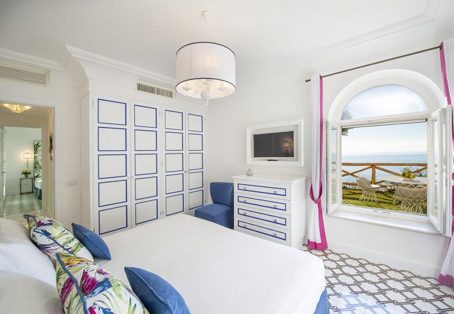 Villa a Praiano - AMORE RENTALS - Villa Celeste con Piscina Riscaldata e Vista Mare Villa a Praiano - AMORE RENTALS - Villa Celeste con Piscina Riscaldata e Vista Mare