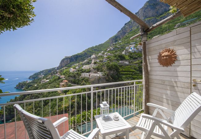 Villa a Amalfi - AMORE RENTALS - Villa Lauro con Jacuzzi Riscaldata, Vista Mare e Palestra