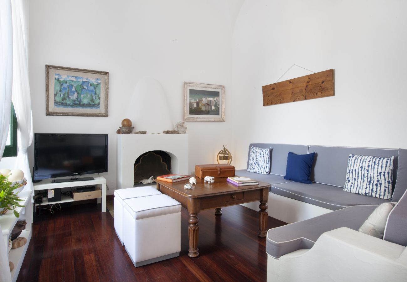 Villa a Positano - AMORE RENTALS - Villa Lo Scoglio con Accesso Diretto al Mare e Giardino 