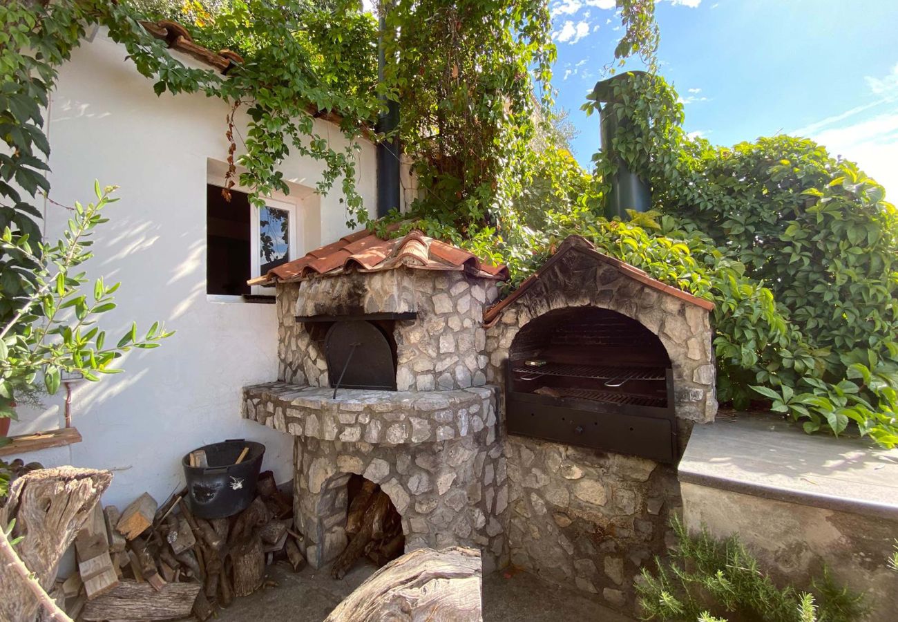 Villa a Positano - AMORE RENTALS - Villa Lo Scoglio con Accesso Diretto al Mare e Giardino 