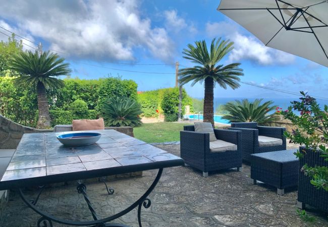 Villa a Massa Lubrense - AMORE RENTALS - Villa Stone on the Sea con Piscina Privata e Giardino Villa a Massa Lubrense - AMORE RENTALS - Villa Stone on the Sea con Piscina Privata e Giardino