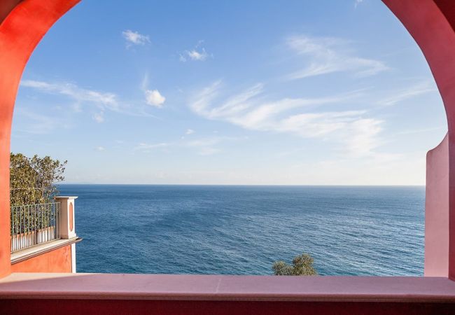 Villa a Praiano - AMORE RENTALS - Villa Aurora con Piscine Riscaldate, Vista Mare e Colazione Inclusa Villa a Praiano - AMORE RENTALS - Villa Aurora con Piscine Riscaldate, Vista Mare e Colazione Inclusa