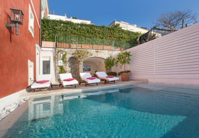 Villa a Praiano - AMORE RENTALS - Villa Aurora con Piscine Riscaldate, Vista Mare e Colazione Inclusa Villa a Praiano - AMORE RENTALS - Villa Aurora con Piscine Riscaldate, Vista Mare e Colazione Inclusa