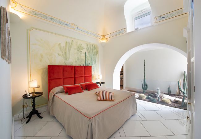 Villa a Praiano - AMORE RENTALS - Villa Aurora con Piscine Riscaldate, Vista Mare e Colazione Inclusa Villa a Praiano - AMORE RENTALS - Villa Aurora con Piscine Riscaldate, Vista Mare e Colazione Inclusa