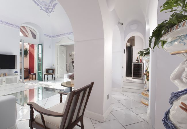 Villa a Praiano - AMORE RENTALS - Villa Aurora con Piscine Riscaldate, Vista Mare e Colazione Inclusa Villa a Praiano - AMORE RENTALS - Villa Aurora con Piscine Riscaldate, Vista Mare e Colazione Inclusa