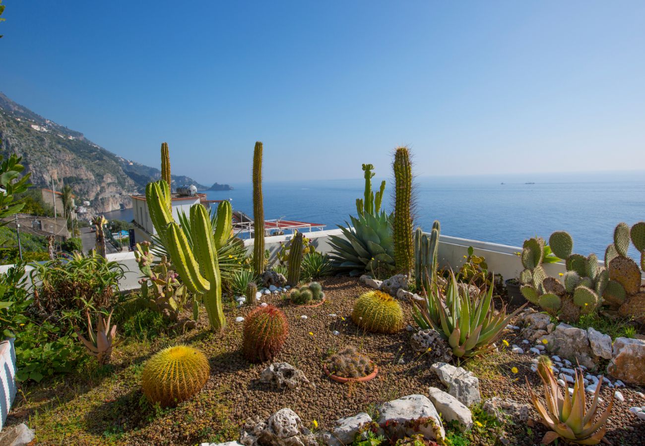 Villa a Praiano - AMORE RENTALS - Villa Aurora con Piscine Riscaldate, Vista Mare e Colazione Inclusa