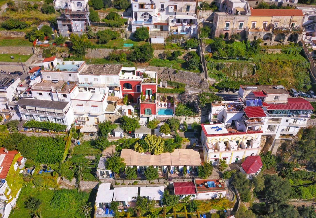 Villa a Praiano - AMORE RENTALS - Villa Aurora con Piscine Riscaldate, Vista Mare e Colazione Inclusa
