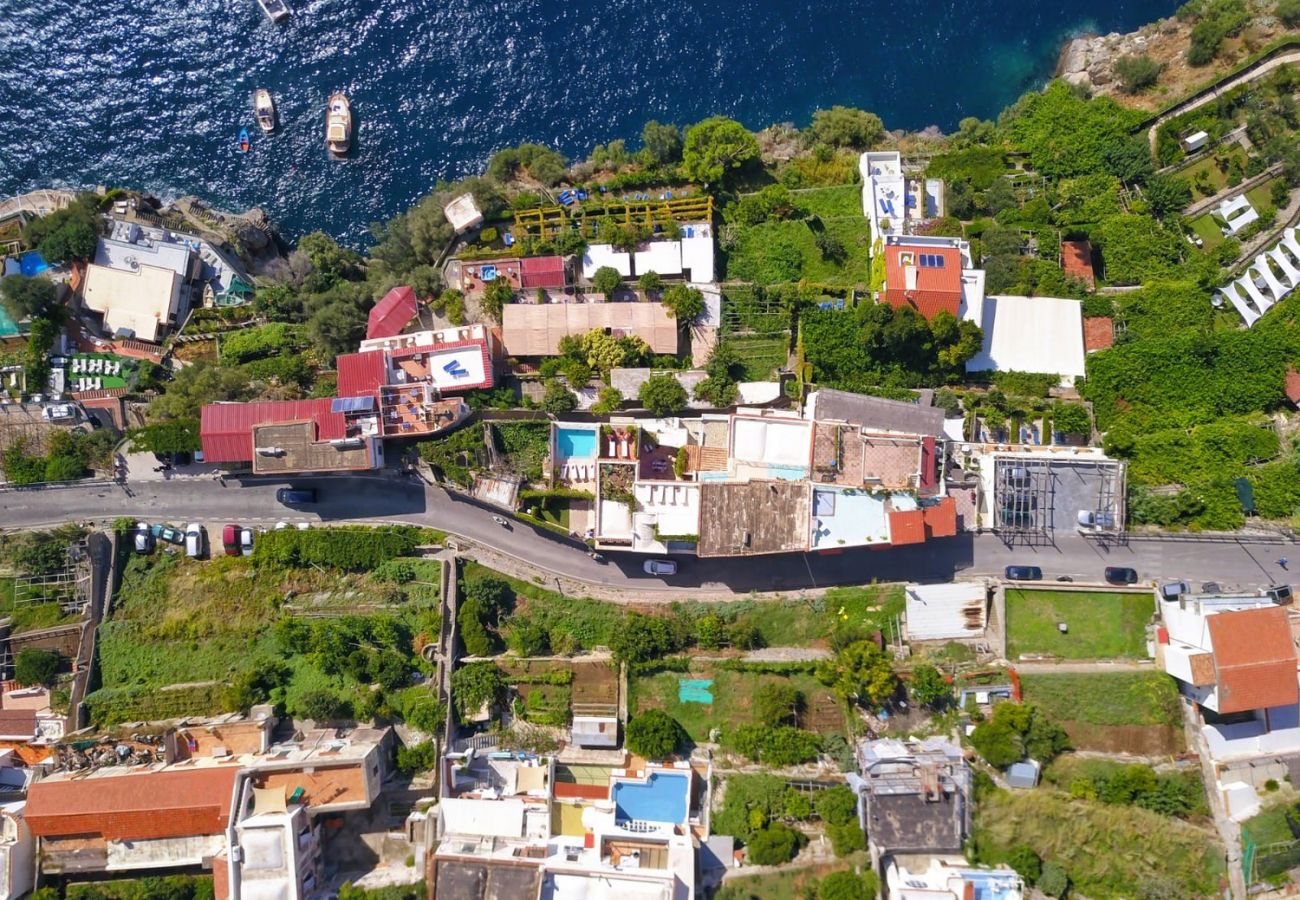 Villa a Praiano - AMORE RENTALS - Villa Aurora con Piscine Riscaldate, Vista Mare e Colazione Inclusa