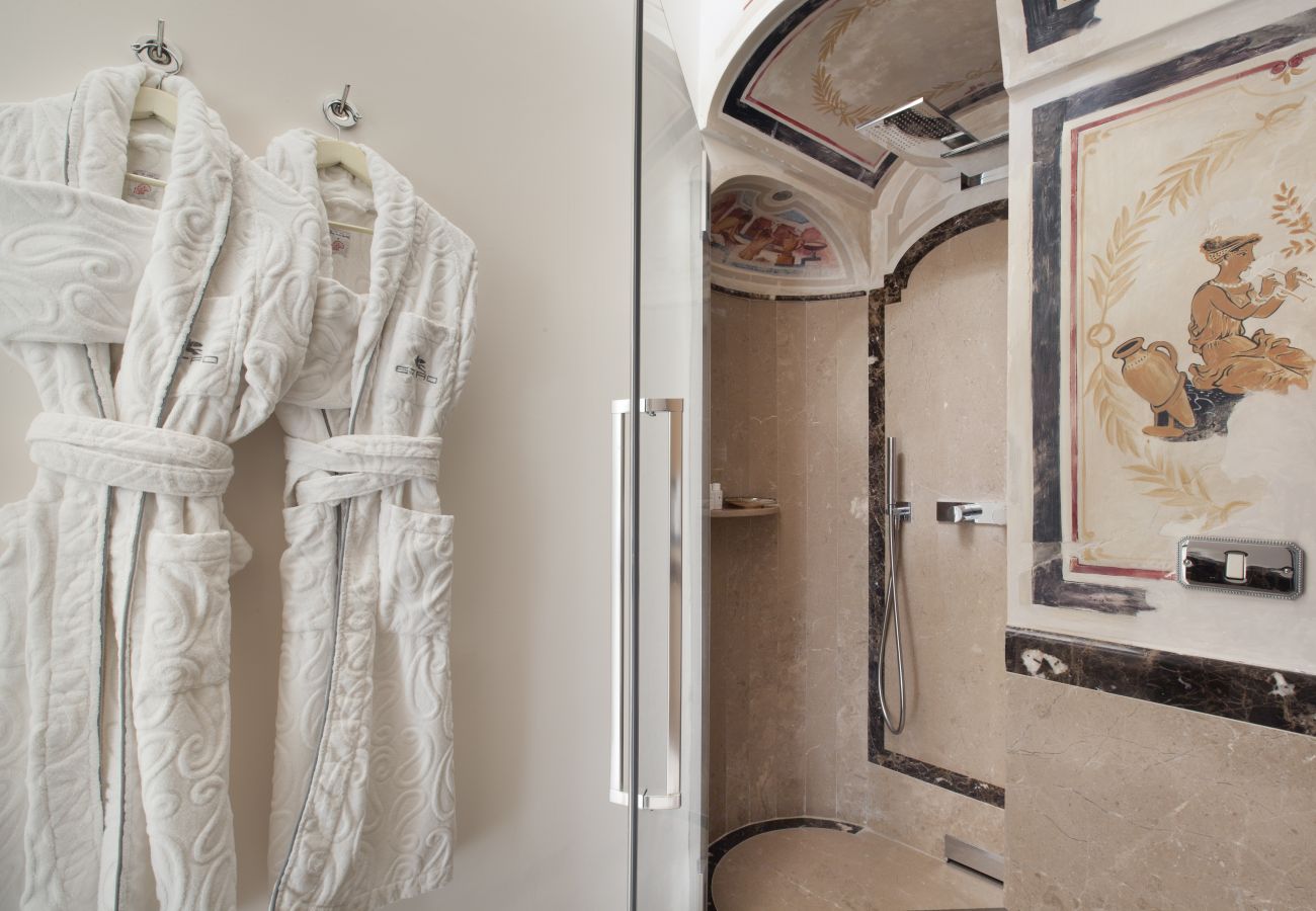 Villa a Praiano - AMORE RENTALS - Villa Aurora con Piscine Riscaldate, Vista Mare e Colazione Inclusa