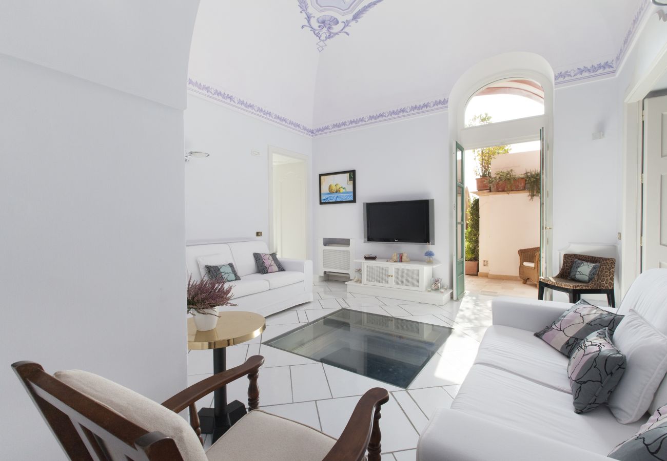 Villa a Praiano - AMORE RENTALS - Villa Aurora con Piscine Riscaldate, Vista Mare e Colazione Inclusa