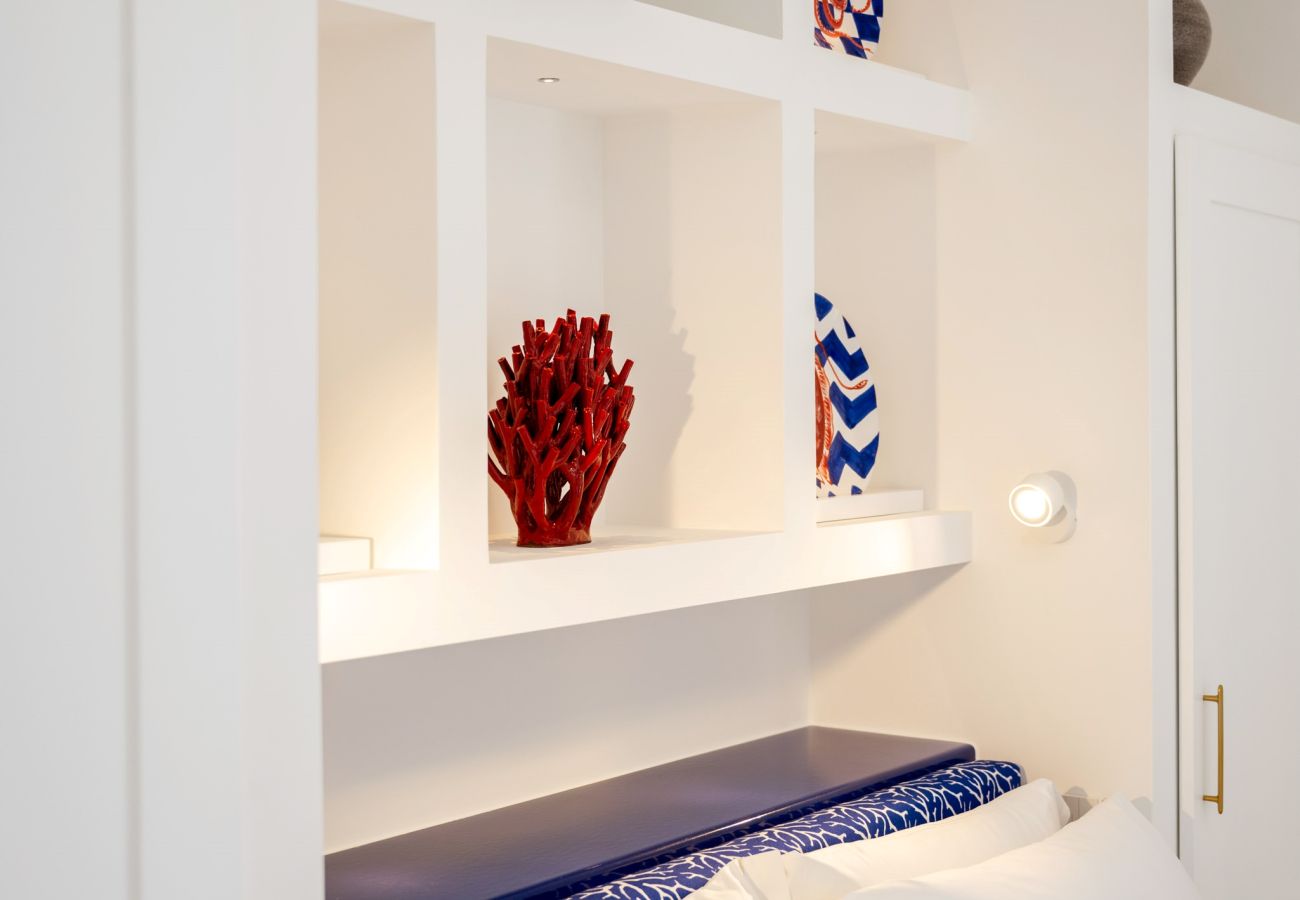 Villa a Praiano - AMORE RENTALS - Villa Mare Blu con Piscina Interna Riscaldata, Vista Mare e Colazione