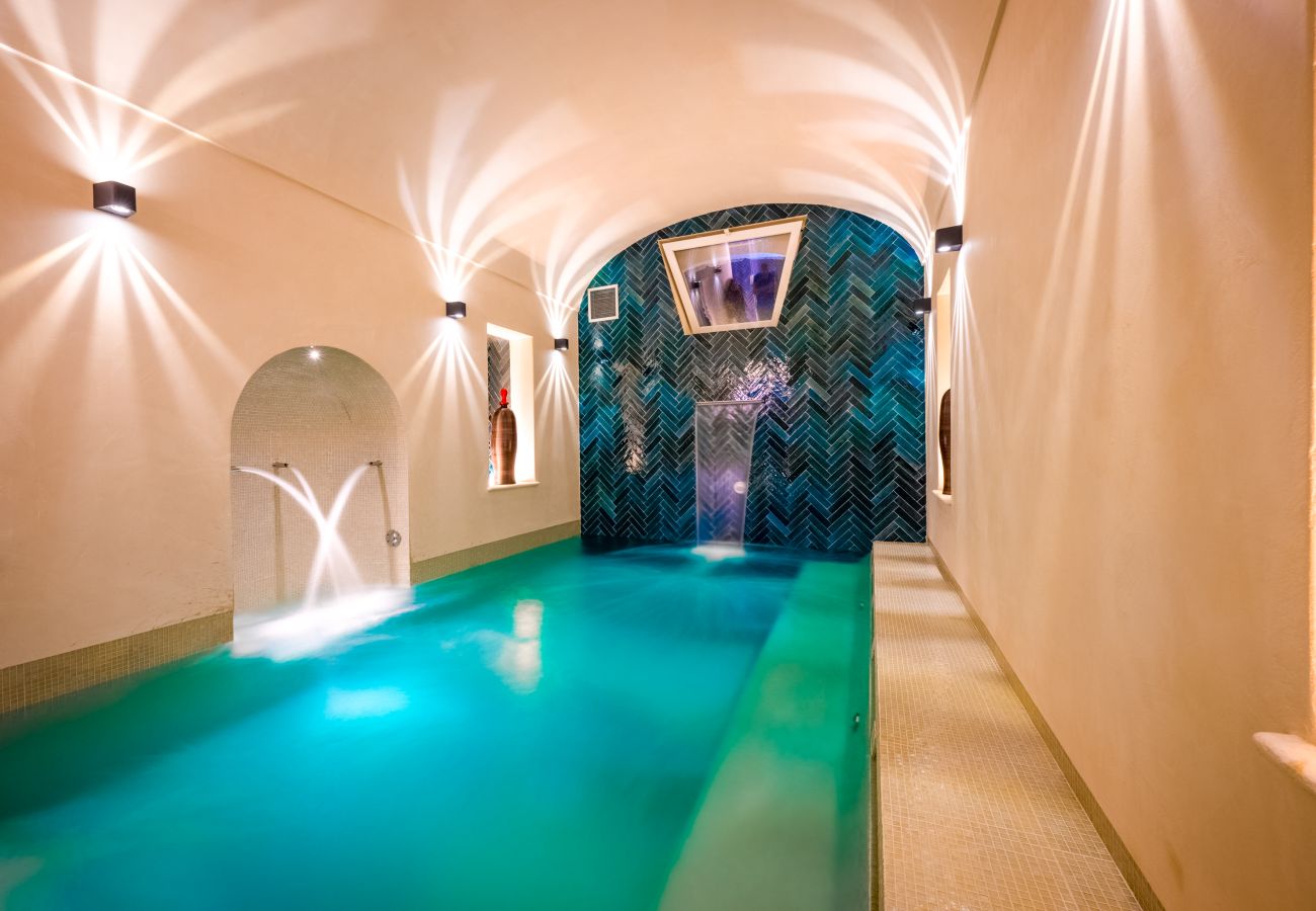 Villa a Praiano - AMORE RENTALS - Villa Mare Blu con Piscina Interna Riscaldata, Vista Mare e Colazione