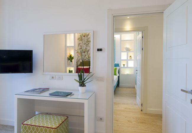 Villa a Massa Lubrense - AMORE RENTALS - Resort Ravenna - The Villa con Piscina Privata, Vasca Idromassaggio, Ideale per Eventi Villa a Massa Lubrense - AMORE RENTALS - Resort Ravenna - The Villa con Piscina Privata, Vasca Idromassaggio, Ideale per Eventi